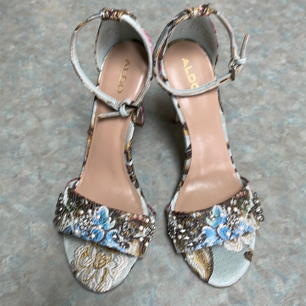 Aldo brocade sandals (sz 7.5)